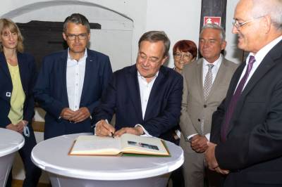 Armin Laschet besucht Ostalbkreis, Essingen - 
