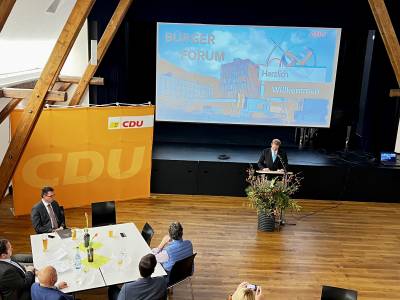 2. Brgerforum in Oberkochen mit Landrat Dr. Joachim Blse - 