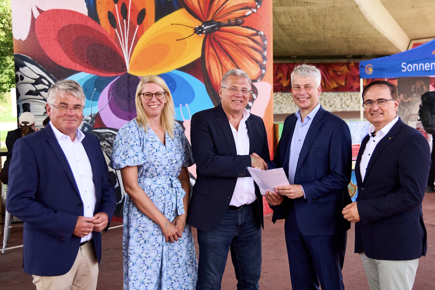 �bergabe des Forderungspapiers der CDU-Kreistagsfraktion an Bundesverkehrsminister Steffen Bilger: Winfried Mack MdL, Heike Brucker, Dr. Gunter B�hler, Steffen Bilger MdB und Wolfgang Steidle (von links).